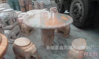 曲陽(yáng)鑫同輝廠家直銷天然大理石石桌石凳，庭院石材桌凳現(xiàn)貨供應(yīng)